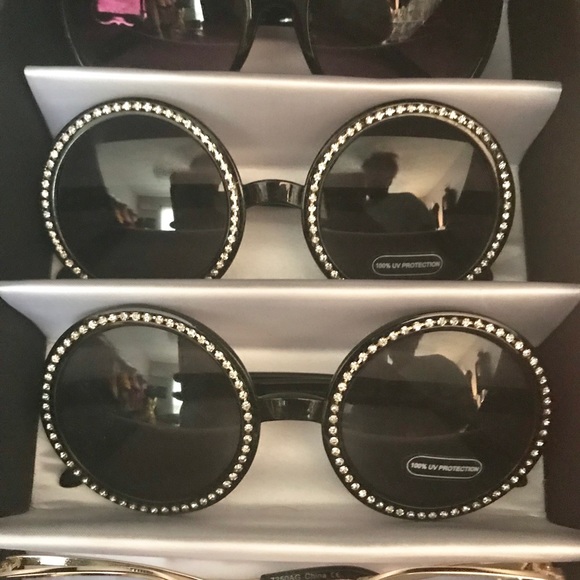 💕 Round Rhinestone Sunnies - Picture 2 of 3